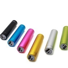 批发2200毫安迷你小巧圆柱型口红移动电源