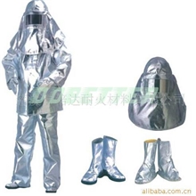 适用石油行业高温炉行业有极佳效果的防火服，是绿色环保产品。
