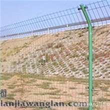 供应双边丝护栏网、浸塑护栏网、公路、铁路护栏网-乾嘉网栏