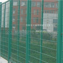 供应专业生产防护网,高速公路护栏网，小区护栏网