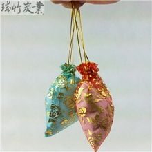 瑞竹50G雪纱竹炭包厂家、竹碳衣柜挂件