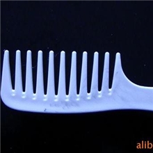 供应宽齿梳子头梳。扁梳，塑料梳子。染发梳