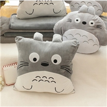 加大加厚龙猫超柔空调毯暖手抱枕被子两用靠垫厂家直销批发