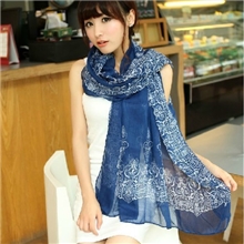 中国风青花瓷薄秋冬女款长款围巾批发披肩新款巴里纱质感丝巾