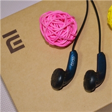 耳机批发3.5mm青苹果06超重低音时尚mp3高档耳机工厂直销手机适用