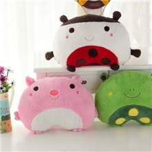 毛绒玩具批发：卡通动物抱枕情侣礼物