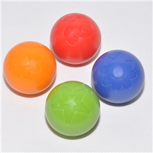 超值手抓摇铃球弹跳球容易抓握塑料小球婴儿玩具声音清脆