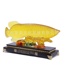 大招财龙鱼琉璃玉摆件商务会议礼品商务办公礼品树脂工艺摆件