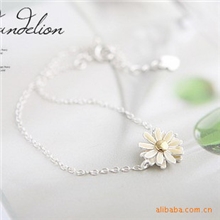 义乌饰品批发娇艳精巧小小菊花手链D33