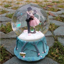 批发100#天空之城水晶球音乐盒创意旋转八音盒精品饰品店混批