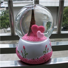 批发100#玫瑰爱心铁塔水晶球音乐盒创意旋转八音盒生日礼物摆件