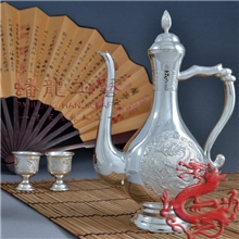 蟠龙工艺厂家直供婚庆礼品纯银手工制作龙凤呈祥酒具