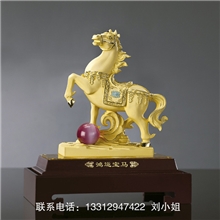 马年绒沙金鸿运宝马小贺岁精品商务会议绒沙金工艺品摆件马摆件