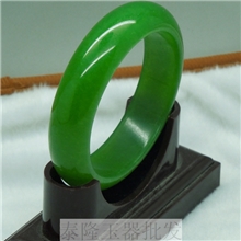 台湾青玉手镯菠菜绿手镯纯绿色台湾青玉手镯细润有光泽送礼