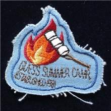 提供各类服装輔料绣花加工，自粘繡花章背膠全密繡繡花章章仔