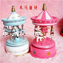 2013年新款厂家直销旋转木马八音盒，木质音乐盒A8042