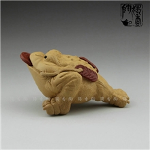 厂家直销供应宜兴紫砂茶宠双色金蟾雕塑摆件礼品批发