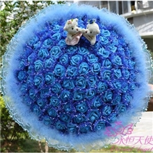 情人节新奇特礼物批发婚庆用品99朵仿真玫瑰小熊花束代理D58