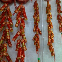 供应厂家直销新款高档植绒鞭炮，绒炮丝绒鞭炮，挂炮饰品鞭炮