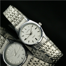 批发直销手表石英表时尚女表情侣表女士手表正品时装表新款