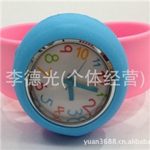 手表厂家批发时尚大圆拍拍手表儿童硅胶拍拍表