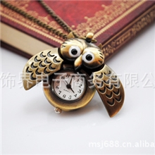 怀表批发欧美毛衣链复古怀旧多排纹展翅猫头鹰甜美时尚贸易单