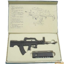 批发1：3国产95式模型枪穿越火线军事纪念品礼品