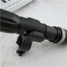 优质多功能U型自行车夹子自行车手电筒U型车夹子360度旋转