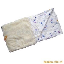 深圳茂艺来布艺供应长毛绒抱枕被(图)