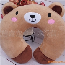 现货批发小熊毛绒U型枕保健枕护颈枕汽车枕电视枕旅行