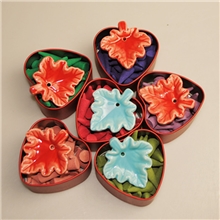 纯正泰国宝塔香熏香批发沉香佛香金属心型盒装送香碟古曼童