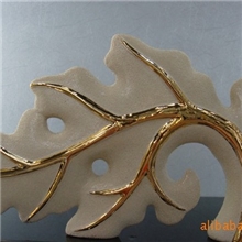 批发供应各种节日用品、陶瓷工艺品.家居装饰品