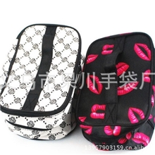 13新款潮流韩版女式化妆包时尚零钱包包大容量化妆包