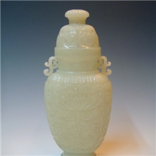 黄玉缠枝莲花瓶