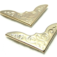 OMA2170#批发欧美风格花纹领角夹，经典花纹/领角扣/衣领角