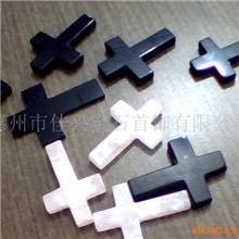 提供23mm*30mm*4mm黑玛瑙十字架半宝石加工