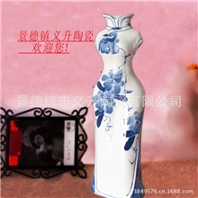 景德镇手绘青花瓷瓶花瓶陶瓷旗袍家居工艺摆件