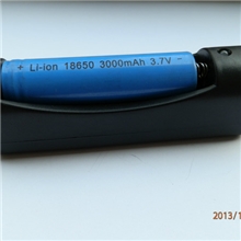 直销：阿锂达牌2013款新品智能系列18650充电器电池正反都能充电