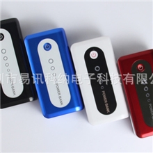 新款移动电源高光镜面时尚感强强光手电筒行动电源