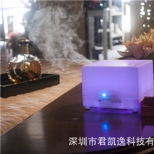 深圳工厂直销700毫升空气净化器香薰机灯空气加湿器