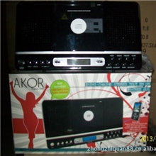 可挂墙台式钟控收音CD机、全新外贸走柜尾货、壁挂式CD机、收音机