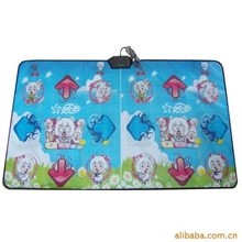 深圳跳舞毯工厂供应双人电视电脑双用中文跳舞毯！健身减肥！