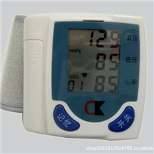 生产销售电子血压计CK-101电子血压计手腕式血压计血压计批发