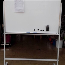 白板厂家，直销高档喷粉烤漆金属支架配白板，规格及颜色可定制。