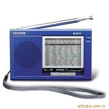 代理批发德生收音机R-911收音机收听校园广播两节五号电池供电