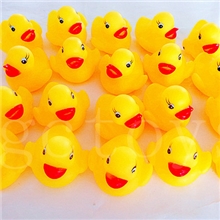 批发20只搪胶捏捏响哨声浮水鸭子洗澡乐5CM黄小鸭玩具质量保证