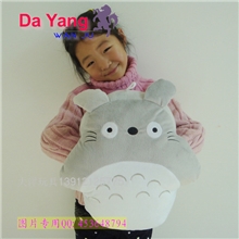 冬季保暖龙猫手捂暖手抱枕多用暖手宝抱枕靠垫填充、毛绒玩具