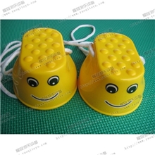 幼儿园儿童玩具平衡训练器材幼儿踩高跷儿童塑料笑脸高跷