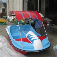 供应各种样式的双人脚踏船美观卡通水上游艺设施系列