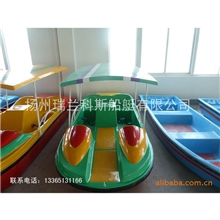 厂家供应新款小火箭4人脚踏船水上自行车